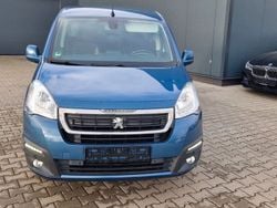 Blau Gebraucht 2015 Peugeot Partner Tepee Allure Van / Kleinbus | 9.000 € (Fairer Preis)