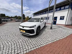 Pure white Gebraucht 2025 VW Tayron R-line SUV | 57.990 €
