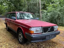 Rot Gebraucht 1992 Volvo 240 Kombi | 900 €