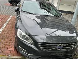 Grau Gebraucht 2016 Volvo V60 Kombi | 11.500 € (Teuer)