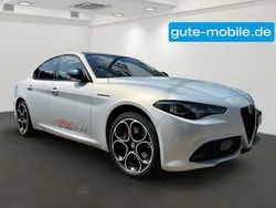 Grau grigio lunare matt Gebraucht 2024 Alfa Romeo Giulia Competizione Limousine | 41.000 €