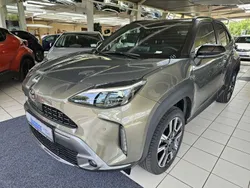 Manganbronze metallic Neu 2025 Toyota Yaris Cross Edition SUV | 33.890 € (Etwas zu teuer)