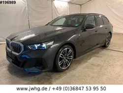Sophistograu brillanteffekt meta (metallic) Gebraucht 2024 BMW 520 Comfort Edition Kombi | 49.450 € (Superpreis)