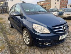 Blau Gebraucht 2010 Mercedes 180 Limousine | 4.500 € (Etwas zu teuer)
