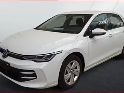 Pure white Gebraucht 2024 VW Golf VIII Limousine | 22.490 € (Guter Preis)