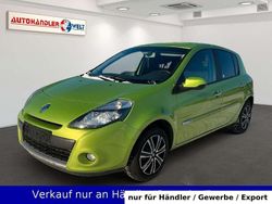 Grün Gebraucht 2009 Renault Clio III Dynamique Limousine | 4.499 € (Guter Preis)