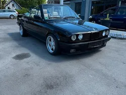 Schwarz Gebraucht 1987 BMW 325 Cabriolet Cabrio | 16.900 €