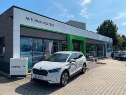 Weiß Gebraucht 2022 Skoda Enyaq iV Loft SUV | 25.200 € (Guter Preis)