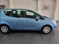 Blau Gebraucht 2013 Opel Meriva Selection Van / Kleinbus | 3.990 € (Guter Preis)