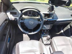 Silber Gebraucht 2008 Opel Astra Cabriolet Edition Cabrio | 3.400 € (Fairer Preis)