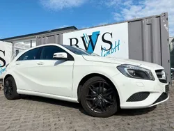 Weiß Gebraucht 2014 Mercedes A180 Urban Limousine | 15.490 € (Fairer Preis)