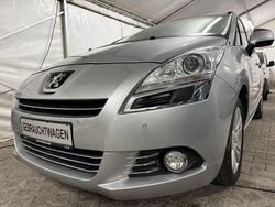 Silber Gebraucht 2012 Peugeot 5008 Allure Van / Kleinbus | 5.800 € (Guter Preis)