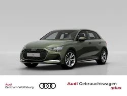 Distriktgrün metallic (metallic) Gebraucht 2024 Audi A3 Sportback Advanced Limousine | 29.990 € (Superpreis)