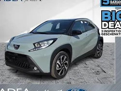 Urban khaki (6x3)/ black mica Neu 2025 Toyota Aygo Kleinwagen | 18.990 €