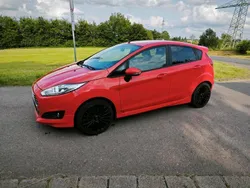 Rot Gebraucht 2015 Ford Fiesta Kleinwagen | 5.150 € (Guter Preis)