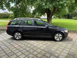 Schwarz Gebraucht 2011 Volvo V50 Business Edition Kombi | 8.900 € (Teuer)