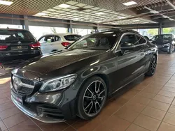Olivgruen matt Gebraucht 2019 Mercedes C300 AMG line Coupé | 24.900 €