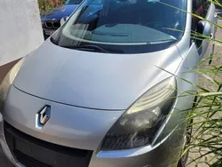 Silber Gebraucht 2011 Renault Scénic III Bose Edition Van / Kleinbus | 2.500 € (Superpreis)