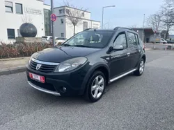 Grau Gebraucht 2011 Dacia Sandero Stepway Kleinwagen | 3.950 € (Fairer Preis)