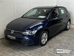 Blau Gebraucht 2021 VW Golf VIII Life Limousine | 18.975 € (Fairer Preis)