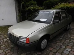 Gold Gebraucht 1986 Opel Kadett Limousine | 4.800 €