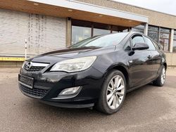 Schwarz Gebraucht 2011 Opel Astra Edition Kombi | 2.999 € (Etwas zu teuer)