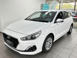 Weiß Gebraucht 2019 Hyundai i30 Select Kombi | 13.990 € (Fairer Preis)
