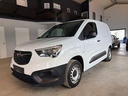 Weiß Gebraucht 2019 Opel Combo Selection Van / Kleinbus | 5.950 € (Etwas zu teuer)