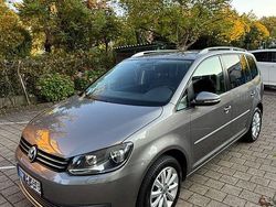 Grau Gebraucht 2011 VW Touran Highline Van / Kleinbus | 9.999 € (Fairer Preis)