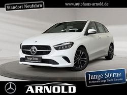 Weiß (polarweiß) Gebraucht 2024 Mercedes B200 Progressive Van / Kleinbus | 29.880 € (Guter Preis)