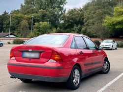 Rot Gebraucht 2003 Ford Focus Limousine | 1.450 €