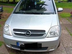 Silber Gebraucht 2003 Opel Meriva Van / Kleinbus | 1.800 € (Etwas zu teuer)