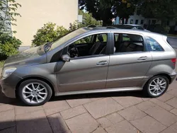 Grau Gebraucht 2007 Mercedes B200 Van / Kleinbus | 6.000 € (Etwas zu teuer)