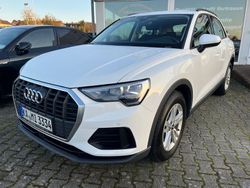 Weiß Gebraucht 2022 Audi Q3 Basis SUV | 29.990 € (Guter Preis)