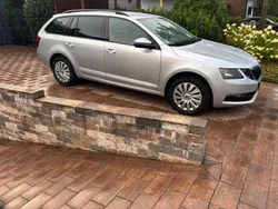 Silber Gebraucht 2019 Skoda Octavia Active Kombi | 10.800 € (Guter Preis)