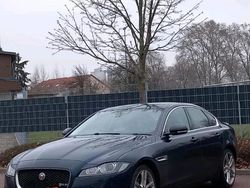 Blau Gebraucht 2018 Jaguar XF Limousine | 2.000 €