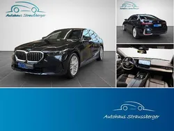 Schwarz Gebraucht 2024 BMW 550 Comfort Edition Limousine | 65.190 €
