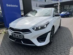 (hw2) deluxe white m Neu 2025 Kia Ceed GT-Line Limousine | 29.900 € (Guter Preis)