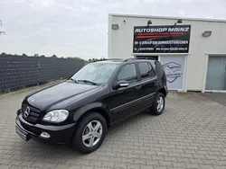 Schwarz Gebraucht 2003 Mercedes ML270 SUV | 10.999 €