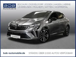 Grau Gebraucht 2024 Renault Clio V Techno Limousine | 17.748 € (Fairer Preis)