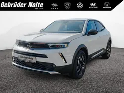 Weiss / jade weiss Gebraucht 2021 Opel Mokka-e Elegance SUV | 17.490 € (Fairer Preis)