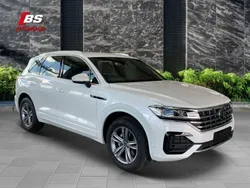 Oryxweiß perlmutteffekt Gebraucht 2022 VW Touareg R-line SUV | 66.999 €