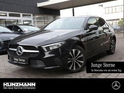 Kosmosschwarz metallic Gebraucht 2021 Mercedes A250 Style Limousine | 23.540 € (Guter Preis)