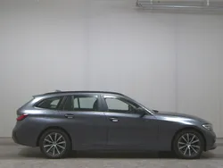 Grau Gebraucht 2020 BMW 320 Advantage Kombi | 17.480 € (Guter Preis)