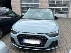 Grau Gebraucht 2021 Audi A1 Sportback Ambiente Kleinwagen | 23.500 € (Teuer)