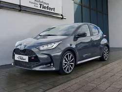 Grau Neu 2025 Toyota Yaris Hybrid Sport Kleinwagen | 30.990 € (Fairer Preis)