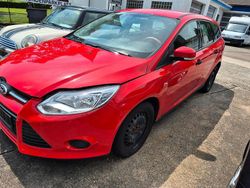 Rot Gebraucht 2014 Ford Focus Kombi | 4.800 € (Guter Preis)