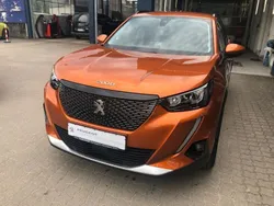 Orange Gebraucht 2021 Peugeot 2008 Allure SUV | 16.490 € (Guter Preis)