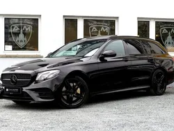 Schwarz Gebraucht 2017 Mercedes E220 AMG line Limousine | 24.990 € (Fairer Preis)