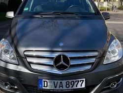 Grau Gebraucht 2011 Mercedes B200 Van / Kleinbus | 6.000 € (Etwas zu teuer)